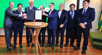 Caiado lança programas que garantem segurança jurídica e destravam investimentos nos distritos industriais goianos